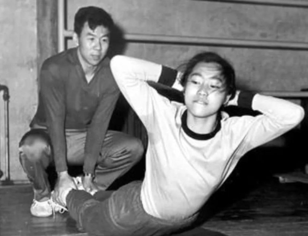 羽毛球队击败老对手中国女排,晋级之路一路高歌的简单介绍-爱游戏官网