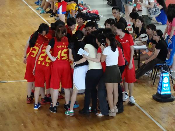 包含德国队观众热烈欢呼！，杜兰特迎来十赛季出色发挥全场沸腾不已的词条-爱游戏体育