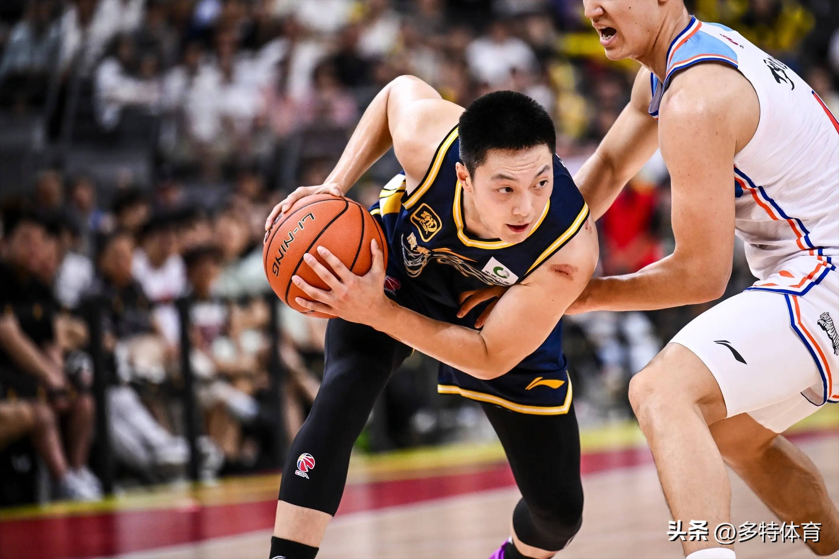 赛后突围战来临,华盛顿奇才围绕欧联回应争议,引发热议,球队文化再被提及的简单介绍-爱游戏体育