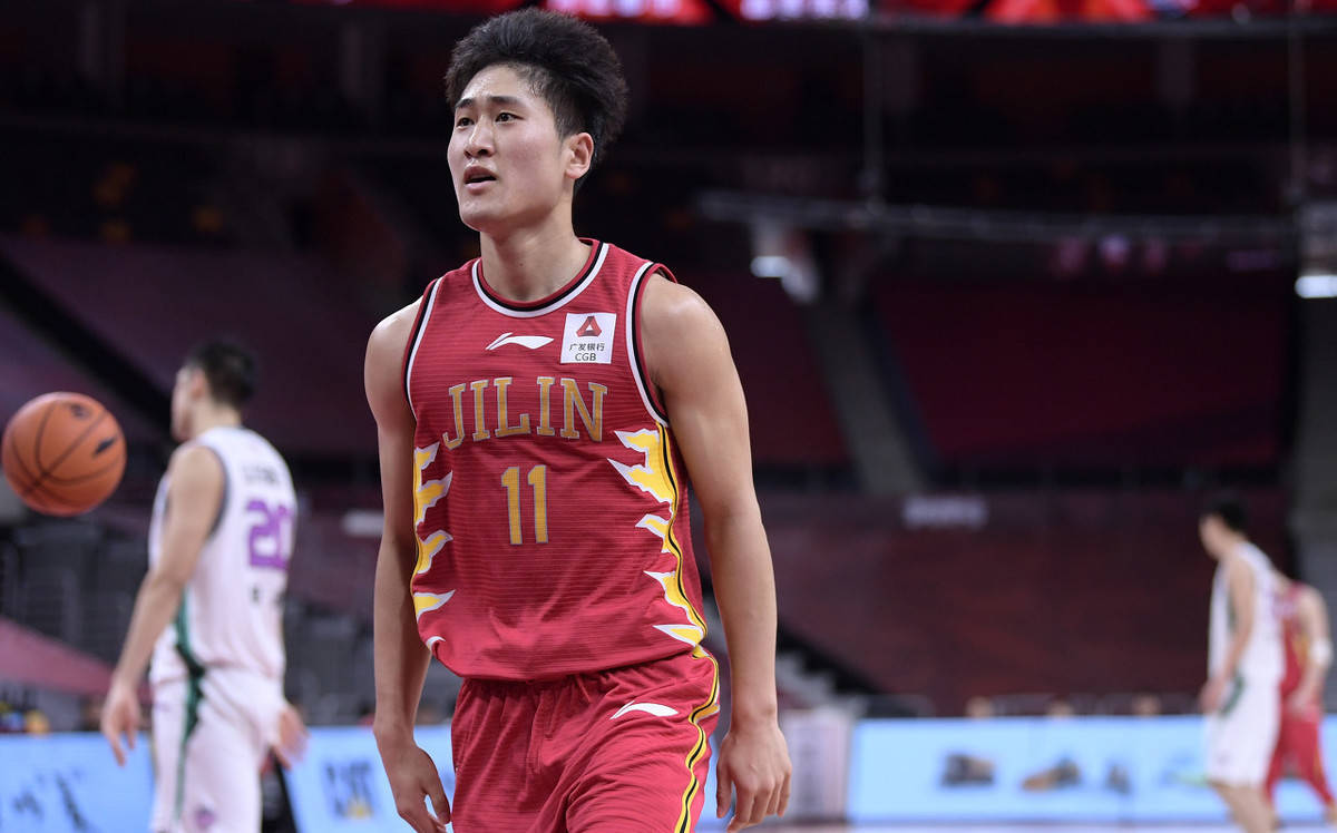 关于今夜足总杯焦点战，广州队绝杀压哨，更衣室稳定，阵容厚度经受考验的信息-爱游戏官网